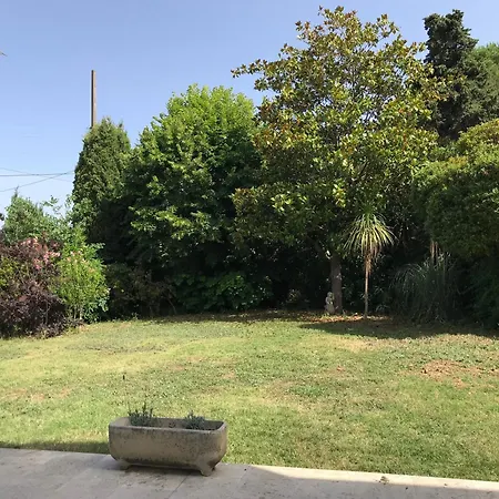 Quiet Private Garden With Pool דירה *