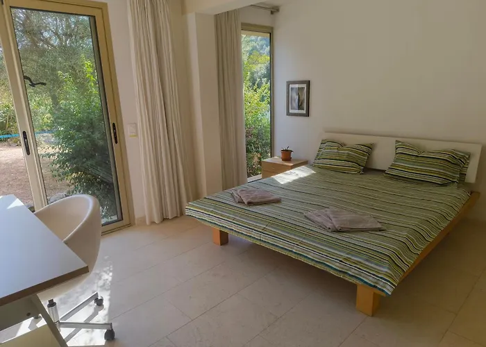 Quiet Private Garden With Pool * Antibes