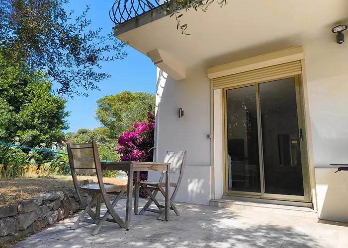 Quiet Private Garden With Pool Apartment *